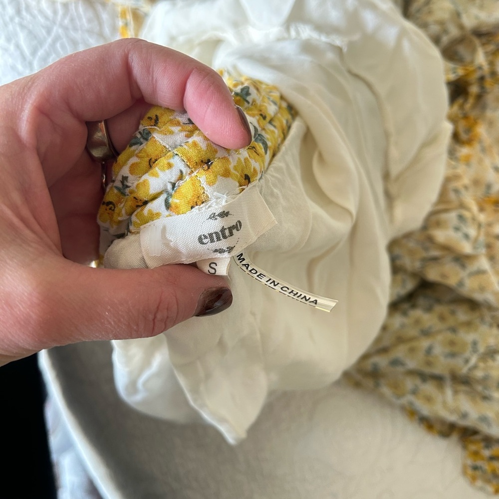 Entro Floral Dress in Yellow and White Halter Neck - Picture 5 of 5